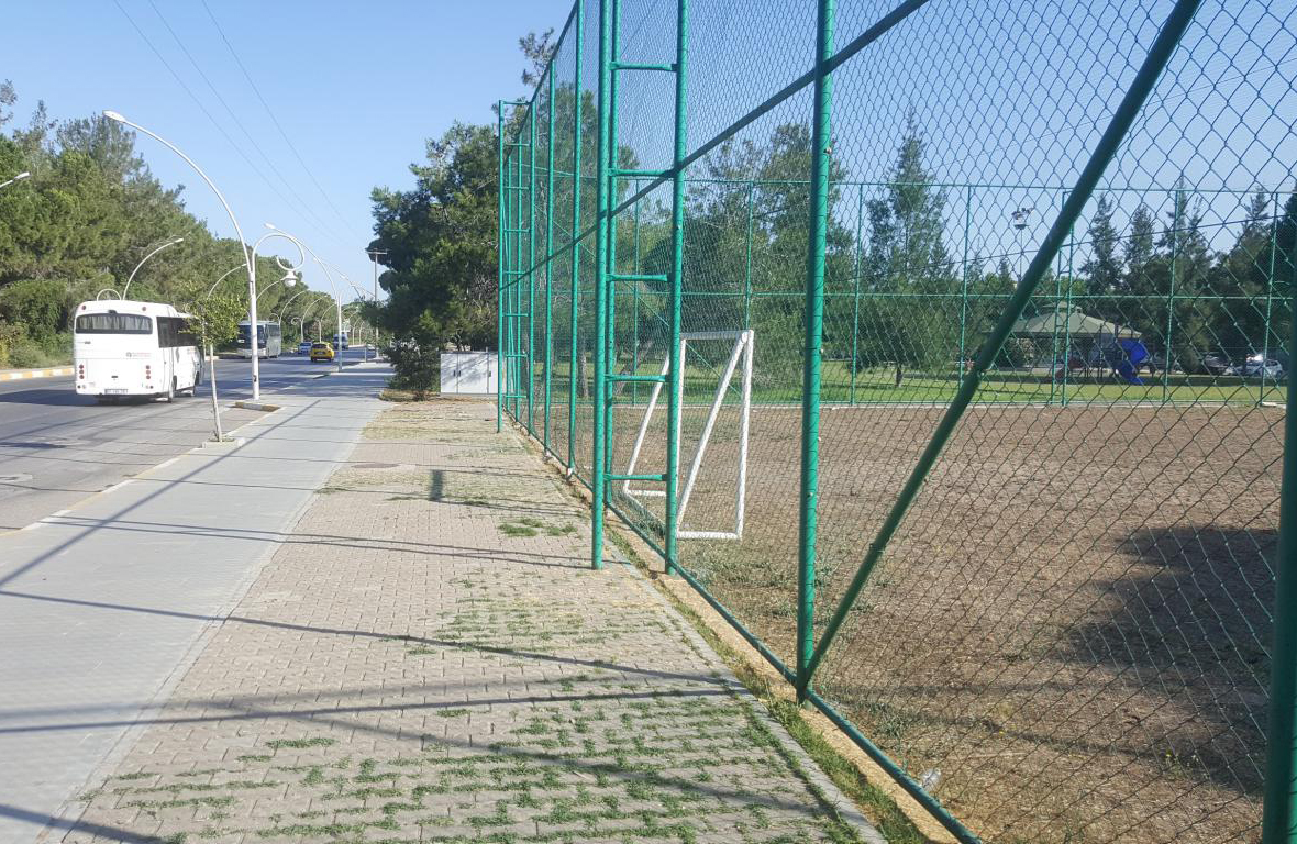 Belek’te Çim Halı saha atıl durumda!