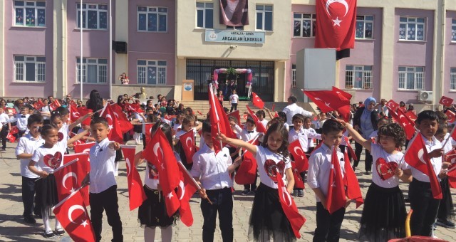 Akçaalan İlkokulunda Çocuk Bayramı Coşkusu