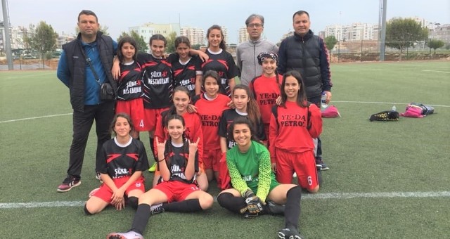 Serik'in Yıldız Kızları Antalya Şampiyonu Oldular