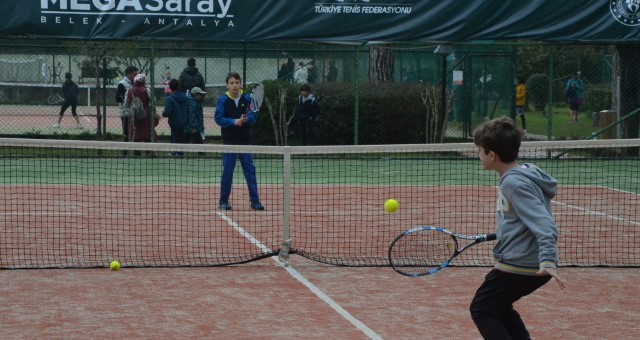 Serik'te Tenis Heyecanı Yaşandı