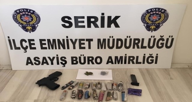 Polis, Serik’te Bir Otomobilde Uyuşturucu Ele Geçirdi
