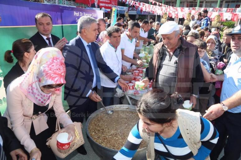 Belediyeden Cumhuriyet Aşuresi