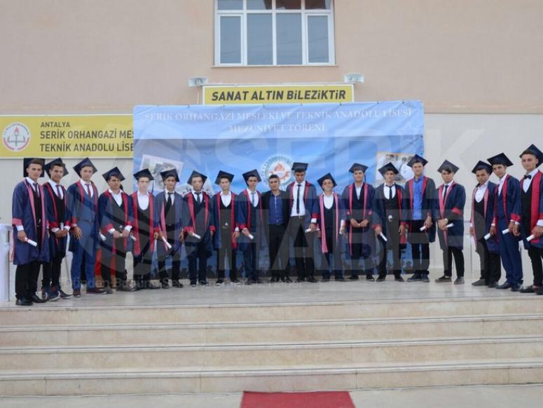 Orhangazi Lisesi'nde Mezuniyet Coşkusu