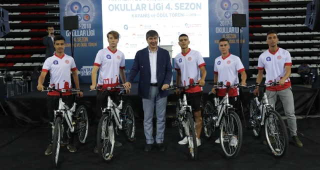 Sporun alt yapı fabrikası, ‘Okullar Ligi’