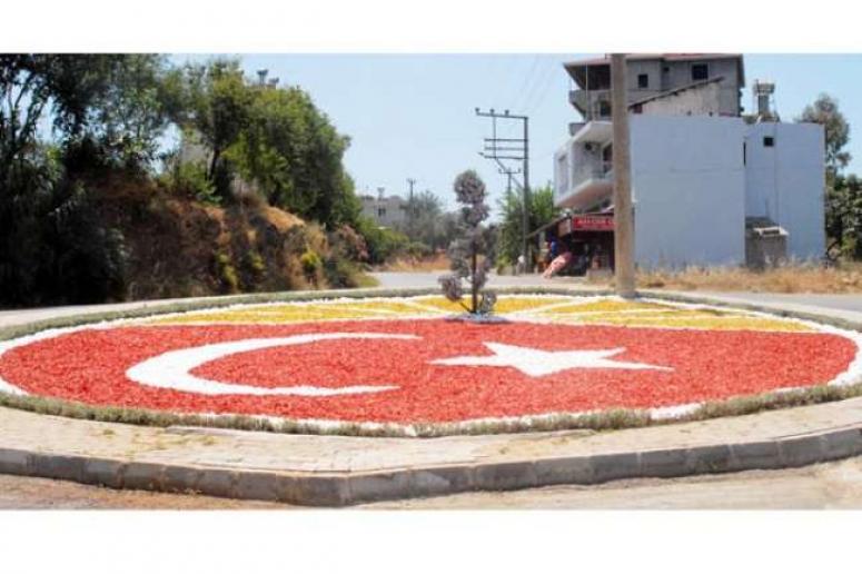 Serik'te Kavşaklar Renklendi