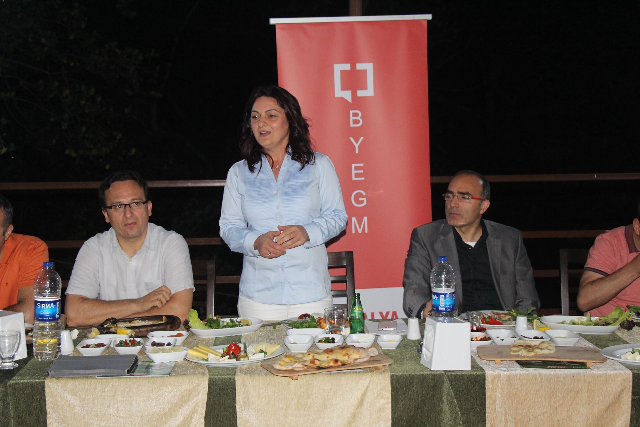 Diler, Dünyayı İzliyor, Türkiye'yi Anlatıyoruz