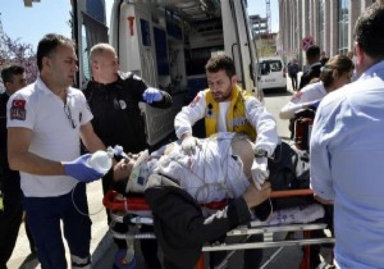 Binanın 5. Katından Atladı Canına Kıydı
