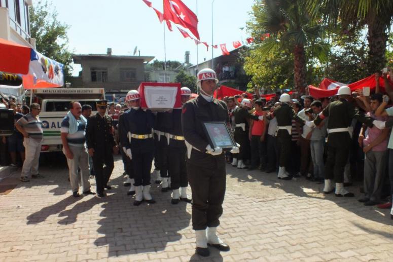 Şehit Komando Er Barış Akkabak Son Yolculuğuna Uğurlandı