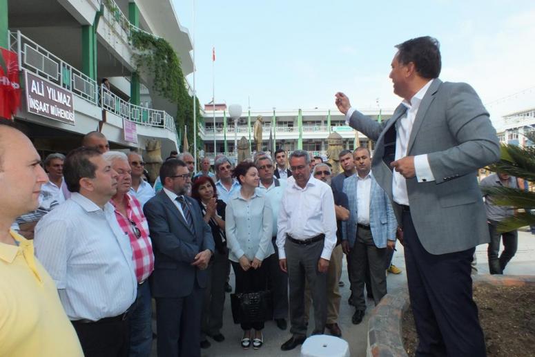 Ümit Uysal Serik’lilerle Kucaklaştı