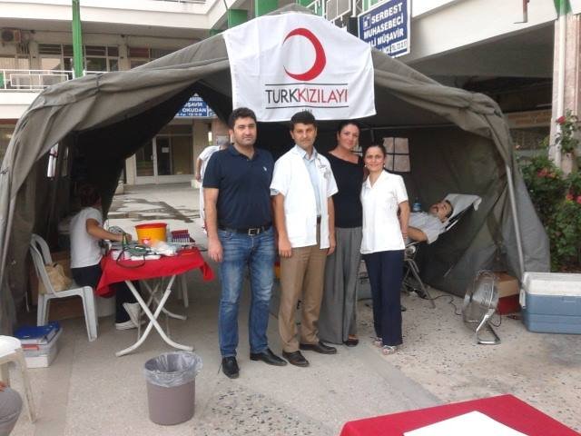 KIZILAY SANA KAN VERİYOR, SEN DE KIZILAY'A KAN VER