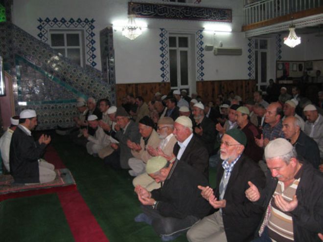 PROTOKOL MIZRAK CAMİİNDEKİ SABAH NAMAZINDA CEMAATİ YALNIZ BIRAKMADI
