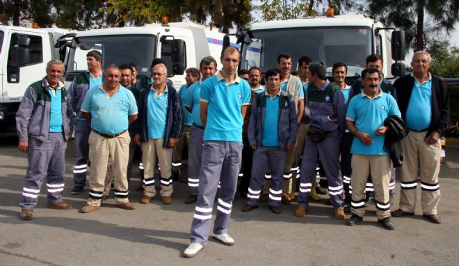 ANTALYA BÜYÜKŞEHİRDE TAŞERON İŞÇİLER KONTAK KAPATTI