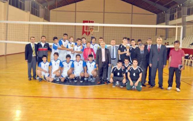 ERKEKLERDE FİLENİN ŞAMPİYONU ANADOLU LİSESİ