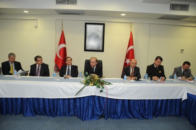 SINAV GÜVENLİĞİ TOPLANTISI VALİ ÖZTÜRK BAŞKANLIĞINDA YAPILDI