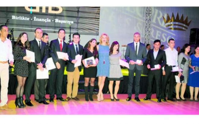 GLORİA OTELLERİ ÇALIŞANLARINI UNUTMADI
