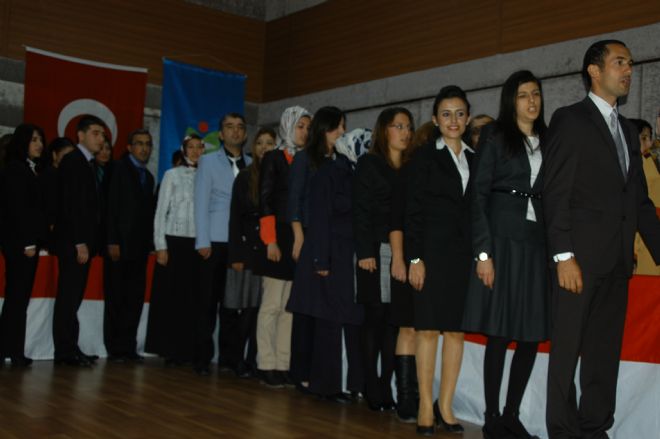 ÖĞRETMENLERİMİZİN GÜNLERİNİ KUTLADIK