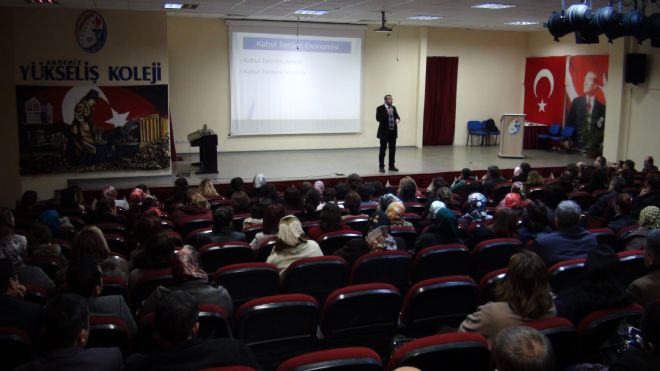 YÜKSELİŞ'TE ANNE BABA EĞİTİMİ SEMİNERİ 