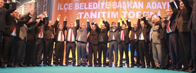AK PARTİ İLÇE ADAYLARINI TANITTI