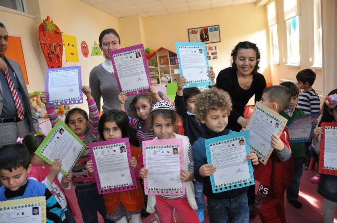 SERİK ANAOKULU MİNİKLERİNİN KARNE HEYECANI