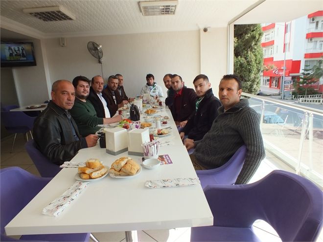 GRUP 1966 SERİKLİLER KAHVALTIDA BASINLA BULUŞTU