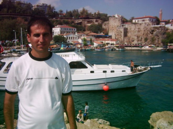 TRAFİK KAZASINDA AĞIR YARALANAN ÖĞRETMEN HAYATINI KAYBETTİ