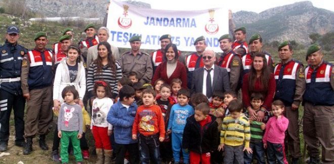 MİNİK ÖĞRENCİLERDEN HATIRA ORMANI