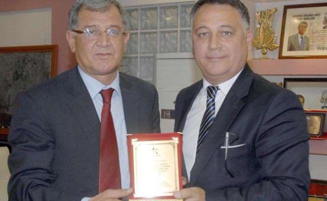 GÖKOĞLU'NDAN TURİZMCİLERE PLAKET