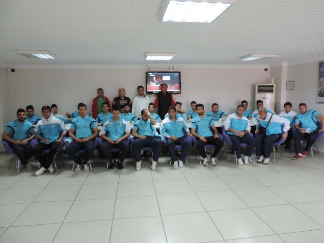SERİKSPORLU FUTBOLCULARA MORAL KAHVALTISI