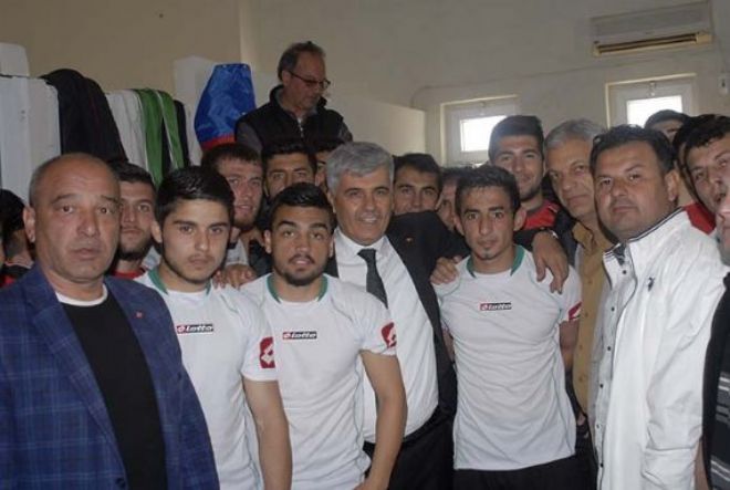 SERİK BELEDİYE SPOR EVİNDE LİDERE YENİLDİ