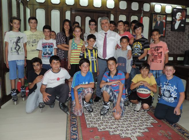 SERİK'Lİ GENÇLER PATEN PİSTİ İSTİYOR