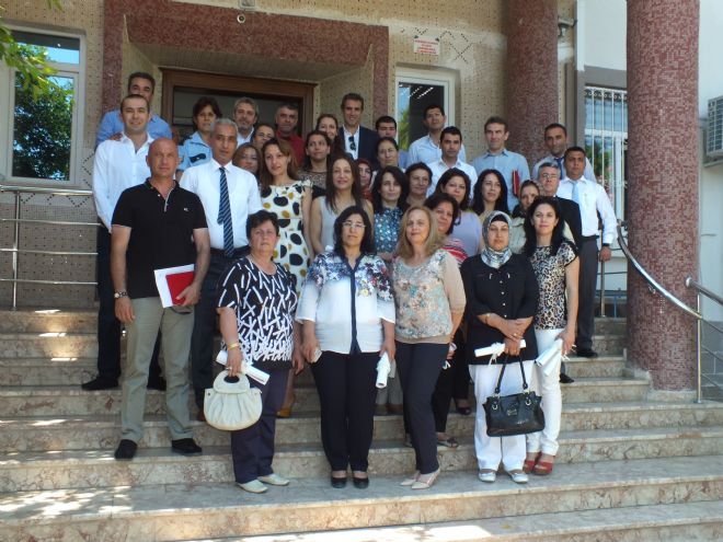 RÜSTEMOĞLUNDAN GÖNÜLLÜLERE VE HAYIRSEVERLERE PLAKET