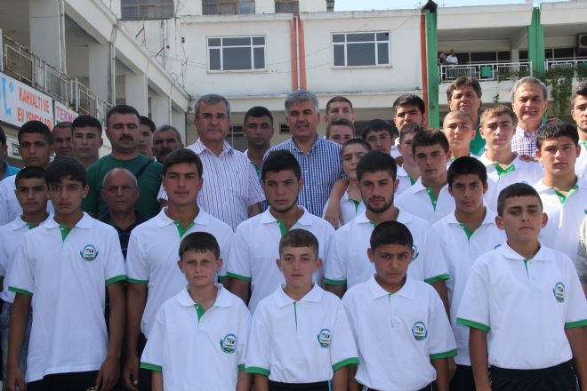 PEHLİVANLAR KIRKPINARA DUALARLA UĞURLANDI