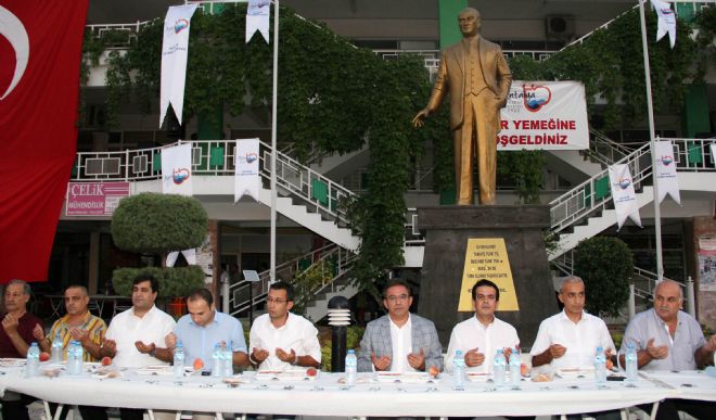 ANTALYA TİCARET BORSASINDAN SERİK'TE 2 BİN KİŞİYE İFTAR