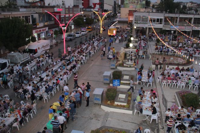 SERİK BELEDİYESİ İFTARLARINA RAĞBET ARTTI