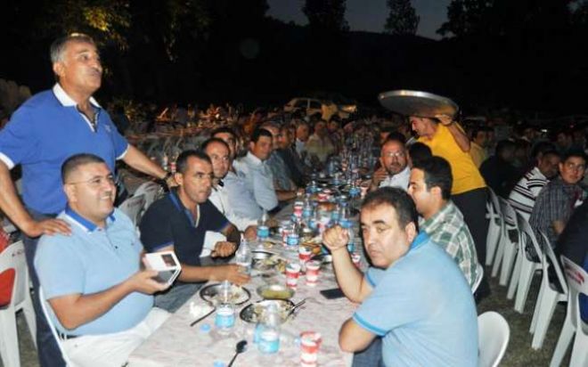 MHP'DEN "SERİK'TE BİRLİK, ÜLKE'DE BİRLİK, ÜLKÜ'DE BİRLİK" YEMEĞİ