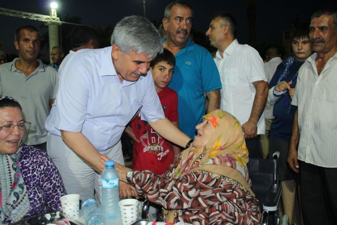 BAŞKAN ÇALIK İFTAR YEMEKLERİ KAYNAŞMANIN MÜJDECİSİ