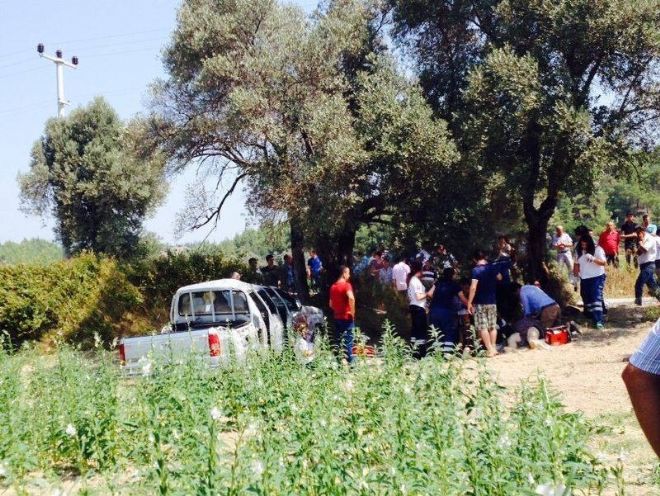 BAYRAM ZİYARETİNDE FECİ KAZA: 2 ÖLÜ, 4 YARALI