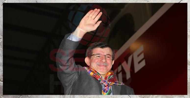 Başbakan Davutoğlu Antalya’da İl Kadın Kolları Kongresine Katıldı