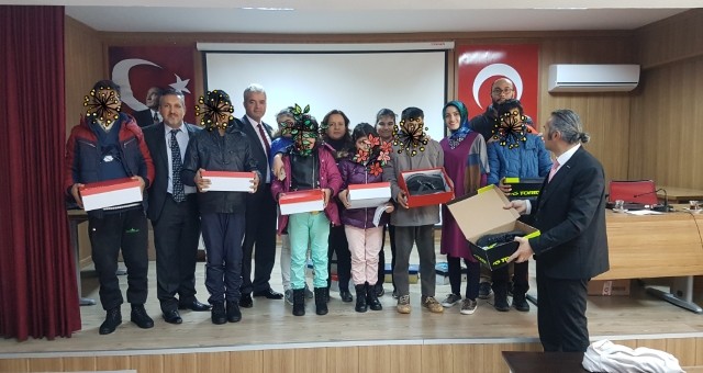Türk Eğitim Sen Çocukları Sevindirdi