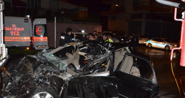 Otomobil kamyona çarptı; 6 Suriyeli yaralandı