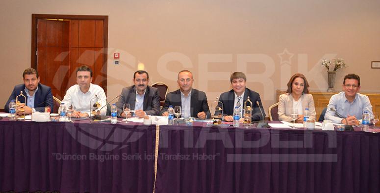 Ak Parti'de Şimdi Hizmet Zamanı