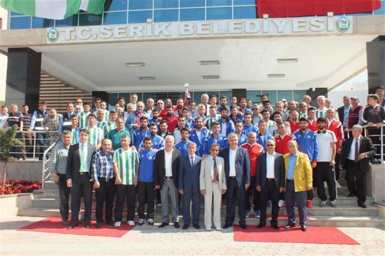 Şampiyonluk Kutlamaları Coşkuyla Sürüyor