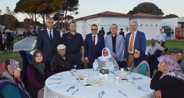 Şehit Aileleri Ve Gazilerle İftar