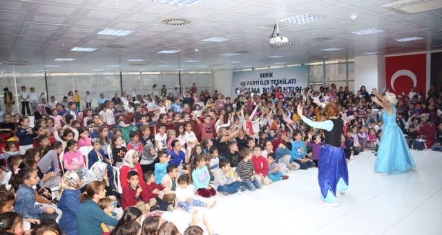 Serik’te Tiyatro Şenliği