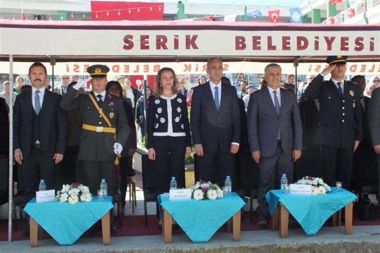 Serik’te Coşkulu 23 Nisan Töreni 