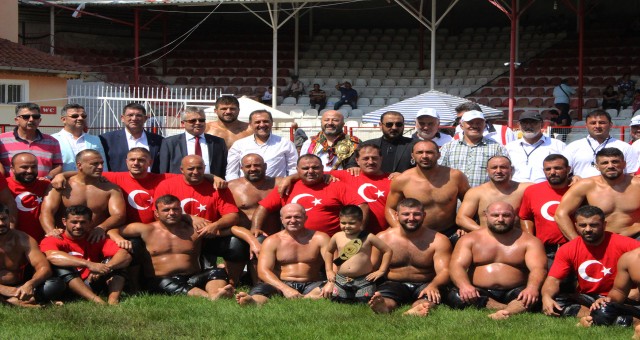 Orhan Okulu altın kemerin ebedi sahibi oldu