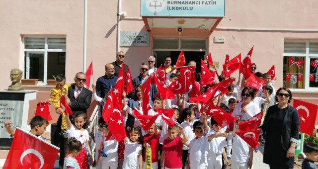 "Uçurtmalarınız Bizden Çocuklar"