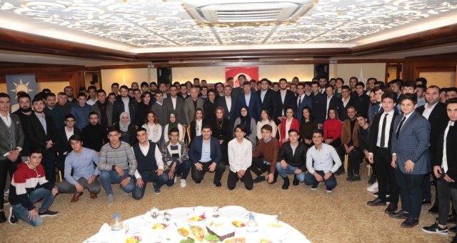 Başkan Türel, Gençlerle Buluştu