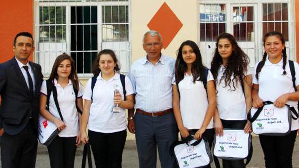 Tekeli Ortaokulu'na Mansiyon Ödülü
