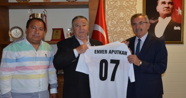 Başkan Aputkan'a Milli Forma